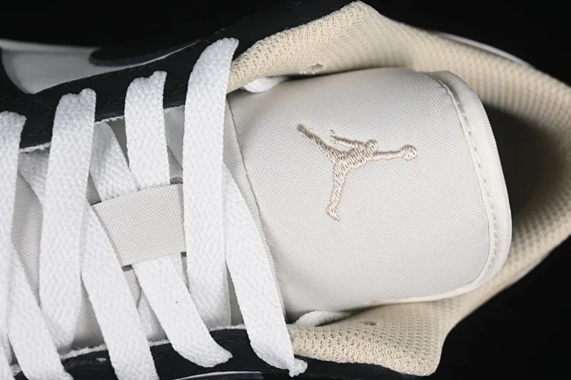 All categories Air Jordan Jordan series basketball shoes Air Jordan 1 Low G version pure original Air Jordan 1 Low AJ1 Joe 1 cream white low-top cultural casual sneakers 553558-153